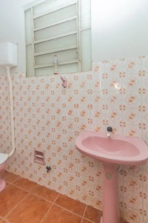 Depósito com 148m² no bairro Santa Maria Goretti em Porto Alegre para Alugar