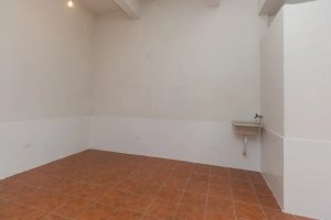 Depósito com 148m² no bairro Santa Maria Goretti em Porto Alegre para Alugar
