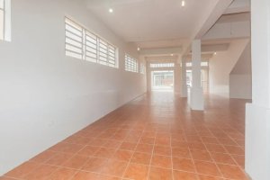 Depósito com 148m² no bairro Santa Maria Goretti em Porto Alegre para Alugar