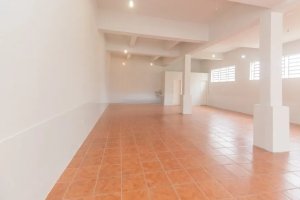 Depósito com 148m² no bairro Santa Maria Goretti em Porto Alegre para Alugar