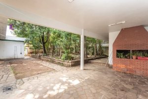 Casa com 387m², 3 dormitórios no bairro Vila Ipiranga em Porto Alegre para Alugar