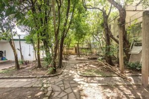 Casa com 387m², 3 dormitórios no bairro Vila Ipiranga em Porto Alegre para Alugar