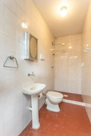 Casa com 387m², 3 dormitórios no bairro Vila Ipiranga em Porto Alegre para Alugar