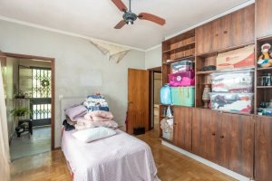 Casa com 387m², 3 dormitórios no bairro Vila Ipiranga em Porto Alegre para Alugar