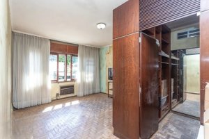 Casa com 387m², 3 dormitórios no bairro Vila Ipiranga em Porto Alegre para Alugar