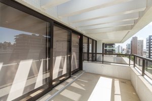 Apartamento com 303m², 4 dormitórios no bairro Petrópolis em Porto Alegre para Alugar