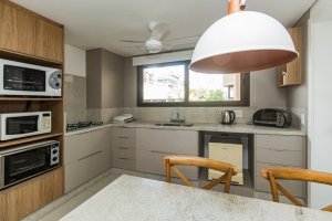 Apartamento com 303m², 4 dormitórios no bairro Petrópolis em Porto Alegre para Alugar