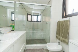 Apartamento com 303m², 4 dormitórios no bairro Petrópolis em Porto Alegre para Alugar