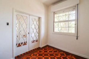 Casa comercial com 310m² no bairro São João em Porto Alegre para Alugar
