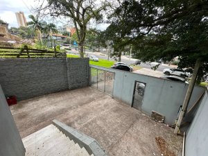 Casa com 350m², 3 dormitórios no bairro Cristal em Porto Alegre para Alugar