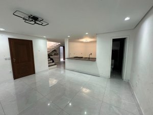 Casa com 350m², 3 dormitórios no bairro Cristal em Porto Alegre para Alugar