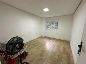 Casa com 350m², 3 dormitórios no bairro Cristal em Porto Alegre para Alugar