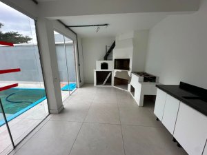 Casa com 350m², 3 dormitórios no bairro Cristal em Porto Alegre para Alugar