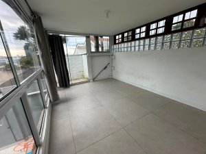 Casa com 350m², 3 dormitórios no bairro Cristal em Porto Alegre para Alugar