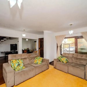 Casa com 287m², 3 dormitórios no bairro Sarandi em Porto Alegre para Alugar