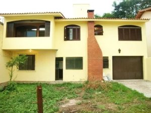 Casa com 375m², 3 dormitórios no bairro Sarandi em Porto Alegre para Alugar