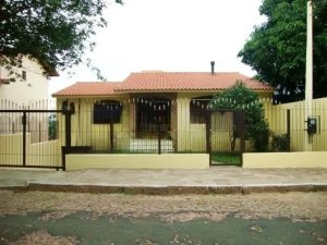 Casa com 375m², 3 dormitórios no bairro Sarandi em Porto Alegre para Alugar