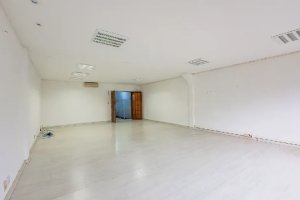 Depósito com 310m² no bairro São Geraldo em Porto Alegre para Alugar