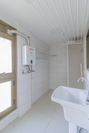 Apartamento com 121m², 3 dormitórios no bairro Petrópolis em Porto Alegre para Alugar
