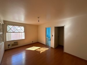 Casa com 250m², 5 dormitórios no bairro Rio Branco em Porto Alegre para Alugar