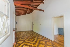 Casa com 250m², 5 dormitórios no bairro Rio Branco em Porto Alegre para Alugar