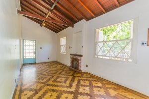 Casa com 250m², 5 dormitórios no bairro Rio Branco em Porto Alegre para Alugar
