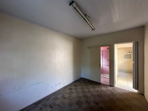 Casa com 250m², 5 dormitórios no bairro Rio Branco em Porto Alegre para Alugar