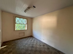 Casa com 250m², 5 dormitórios no bairro Rio Branco em Porto Alegre para Alugar
