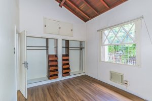 Casa com 250m², 5 dormitórios no bairro Rio Branco em Porto Alegre para Alugar