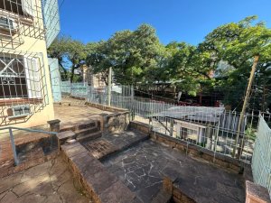 Casa com 250m², 5 dormitórios no bairro Rio Branco em Porto Alegre para Alugar