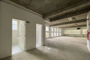 Loja com 840m² no bairro Auxiliadora em Porto Alegre para Alugar
