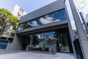 Prédio Comercial com 850m² no bairro Moinhos de Vento em Porto Alegre para Alugar