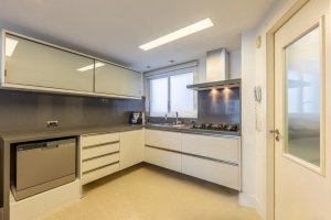 Apartamento com 125m², 3 dormitórios no bairro Jardim Europa em Porto Alegre para Alugar