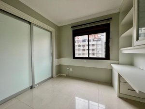 Apartamento com 95m², 3 dormitórios no bairro Petrópolis em Porto Alegre para Alugar