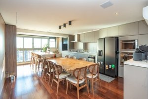 Apartamento com 172m², 4 dormitórios no bairro Três Figueiras em Porto Alegre para Alugar