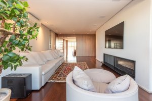 Apartamento com 172m², 4 dormitórios no bairro Três Figueiras em Porto Alegre para Alugar