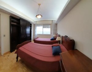 Apartamento com 167m², 3 dormitórios no bairro Moinhos de Vento em Porto Alegre para Alugar