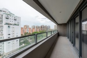 Apartamento com 189m², 3 dormitórios no bairro Jardim Europa em Porto Alegre para Alugar