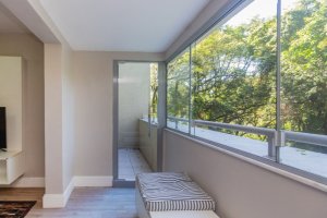 Apartamento com 58m², 1 dormitório no bairro Três Figueiras em Porto Alegre para Alugar
