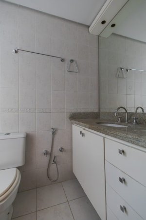 Apartamento com 97m², 3 dormitórios no bairro Rio Branco em Porto Alegre para Alugar