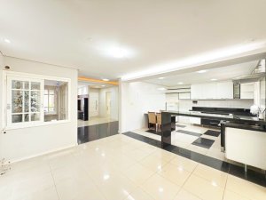 Casa em Condomínio com 223m², 3 dormitórios no bairro Sarandi em Porto Alegre para Alugar
