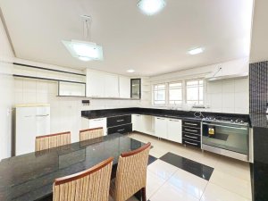 Casa em Condomínio com 223m², 3 dormitórios no bairro Sarandi em Porto Alegre para Alugar
