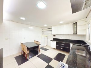 Casa em Condomínio com 223m², 3 dormitórios no bairro Sarandi em Porto Alegre para Alugar