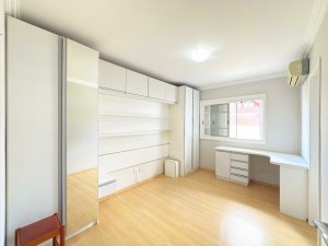 Casa em Condomínio com 223m², 3 dormitórios no bairro Sarandi em Porto Alegre para Alugar