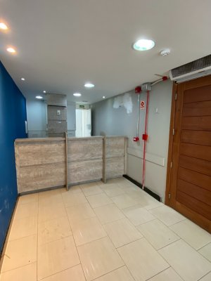 Sala Comercial com 280m² no bairro Centro Histórico em Porto Alegre para Alugar