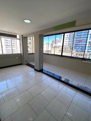 Sala Comercial com 280m² no bairro Centro Histórico em Porto Alegre para Alugar