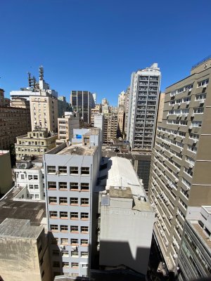 Sala Comercial com 280m² no bairro Centro Histórico em Porto Alegre para Alugar