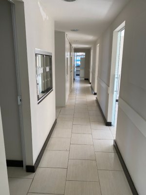 Sala Comercial com 280m² no bairro Centro Histórico em Porto Alegre para Alugar