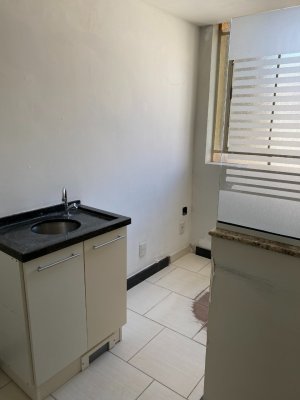 Sala Comercial com 280m² no bairro Centro Histórico em Porto Alegre para Alugar