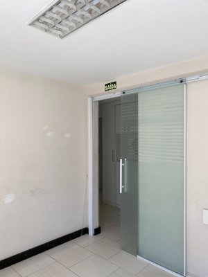 Sala Comercial com 280m² no bairro Centro Histórico em Porto Alegre para Alugar